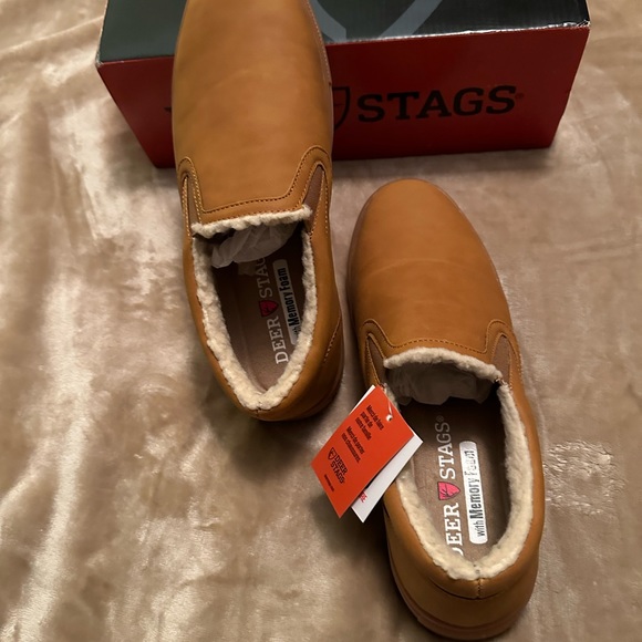 Deer Stags men’s slip ons. Caramel/wheat/cognac color. Size 9. - Picture 4 of 16